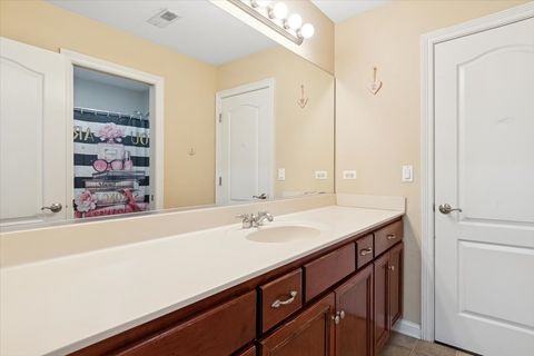 Tiny photo for 26640 Lindengate Circle, Plainfield, IL 60585 (MLS # 12474981)