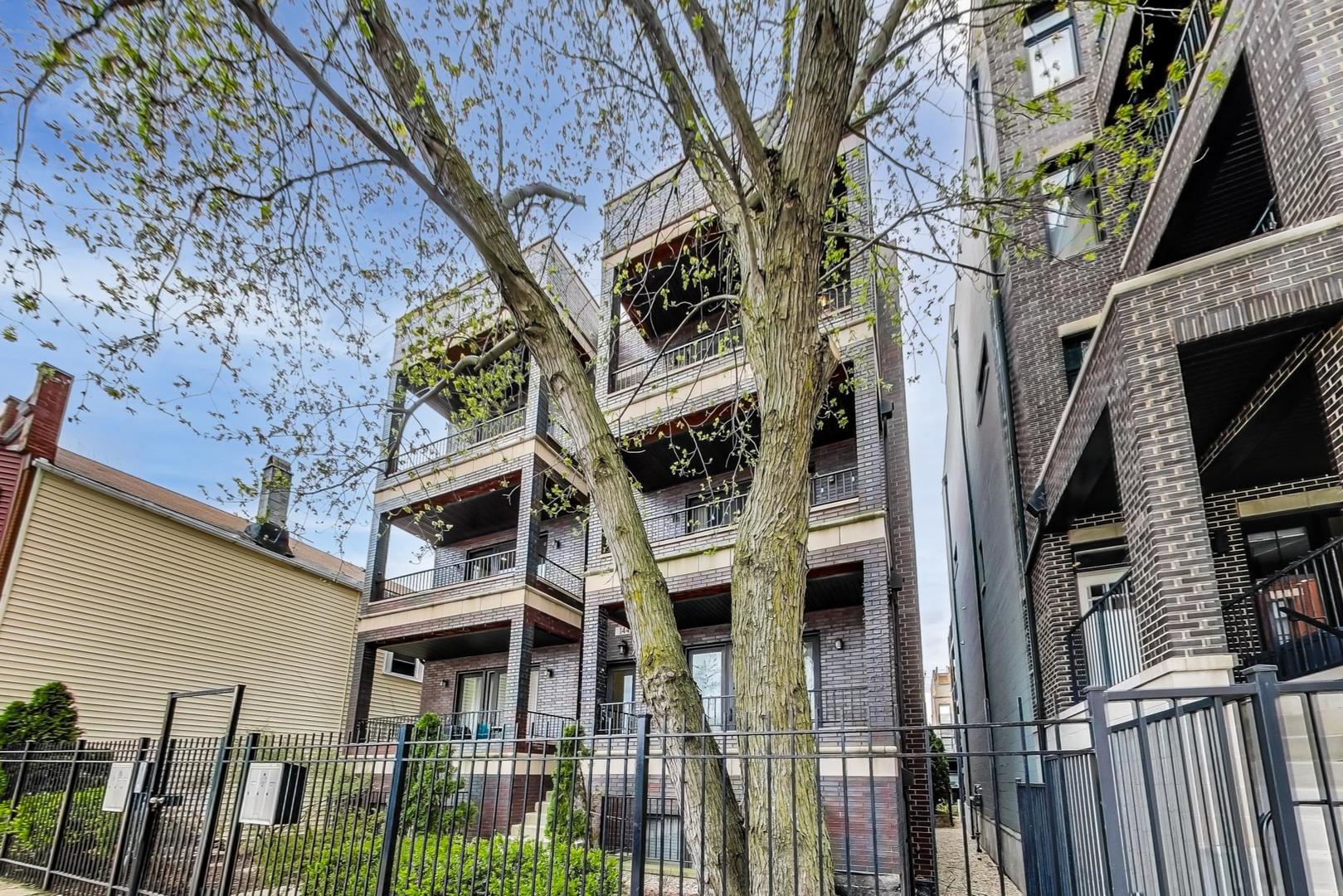 1441 W Augusta Boulevard 2E