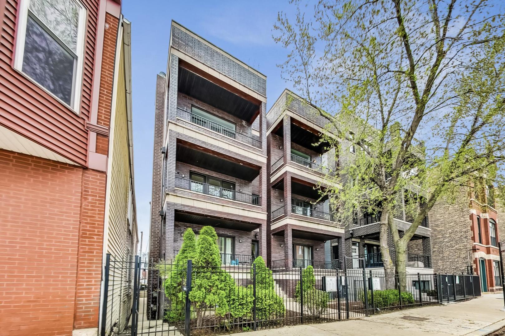 1441 W Augusta Boulevard 2E