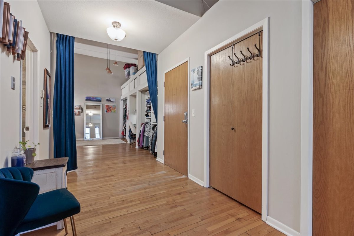 3323 N Paulina Avenue 2D