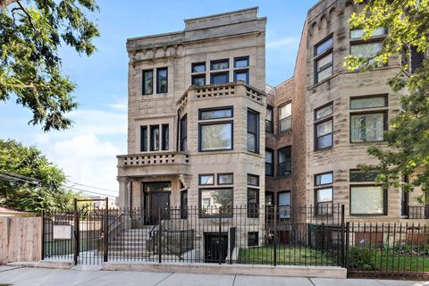 Photo of 443 E 45th Place #1, Chicago, IL 60653 (MLS # 12486819)