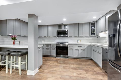 Tiny photo for 443 E 45th Place #1, Chicago, IL 60653 (MLS # 12486819)