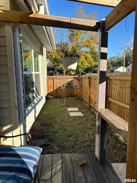 Tiny photo for 717 S 18TH Street, Herrin, IL 62948 (MLS # EB460348)