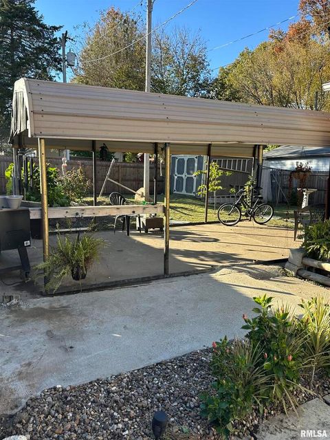 Tiny photo for 717 S 18TH Street, Herrin, IL 62948 (MLS # EB460348)