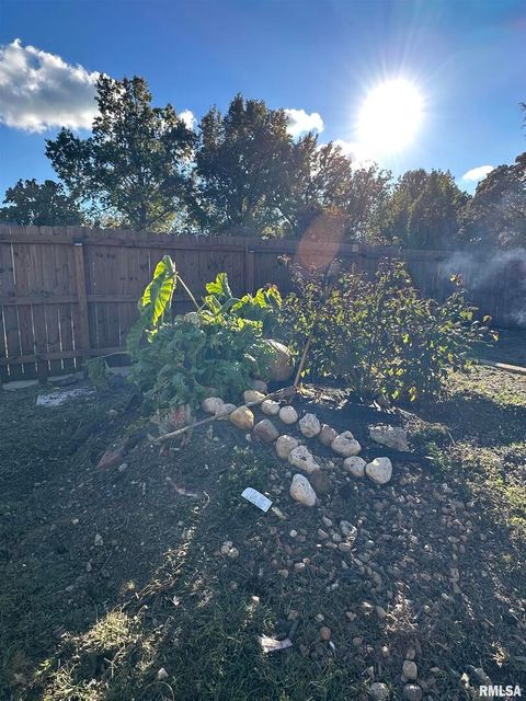 Tiny photo for 717 S 18TH Street, Herrin, IL 62948 (MLS # EB460348)