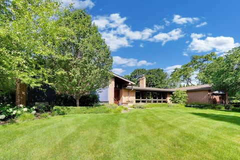 Tiny photo for 1500 W Blackhawk Drive, Mount Prospect, IL 60056 (MLS # 12680337)