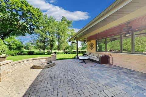 Tiny photo for 1500 W Blackhawk Drive, Mount Prospect, IL 60056 (MLS # 12680337)