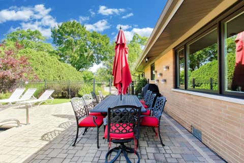 Tiny photo for 1500 W Blackhawk Drive, Mount Prospect, IL 60056 (MLS # 12680337)