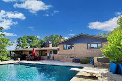 Tiny photo for 1500 W Blackhawk Drive, Mount Prospect, IL 60056 (MLS # 12680337)