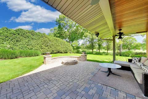 Tiny photo for 1500 W Blackhawk Drive, Mount Prospect, IL 60056 (MLS # 12680337)