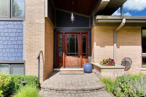 Tiny photo for 1500 W Blackhawk Drive, Mount Prospect, IL 60056 (MLS # 12680337)