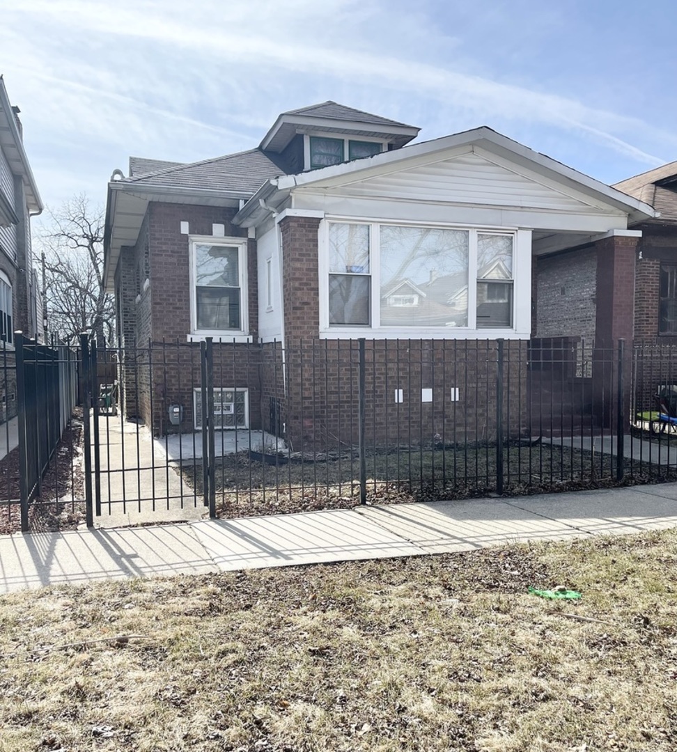 5421 W Congress Parkway