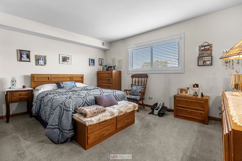 Tiny photo for 7616 W LAWRENCE Avenue #2B, Harwood Heights, IL 60706 (MLS # 12505278)