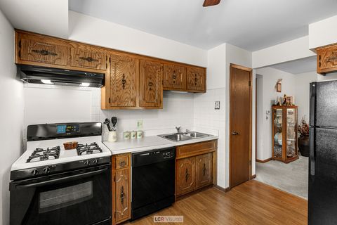 Tiny photo for 7616 W LAWRENCE Avenue #2B, Harwood Heights, IL 60706 (MLS # 12505278)