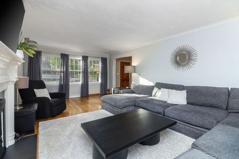 Tiny photo for 119 N Main Street, Glen Ellyn, IL 60137 (MLS # 12505993)