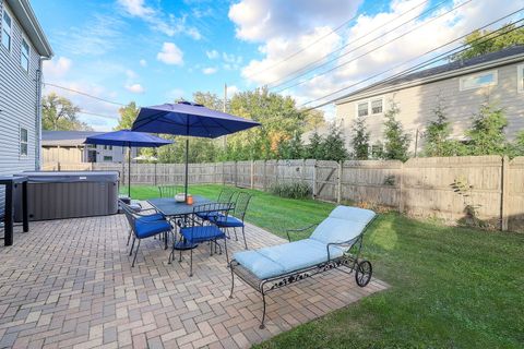 Tiny photo for 119 N Main Street, Glen Ellyn, IL 60137 (MLS # 12505993)