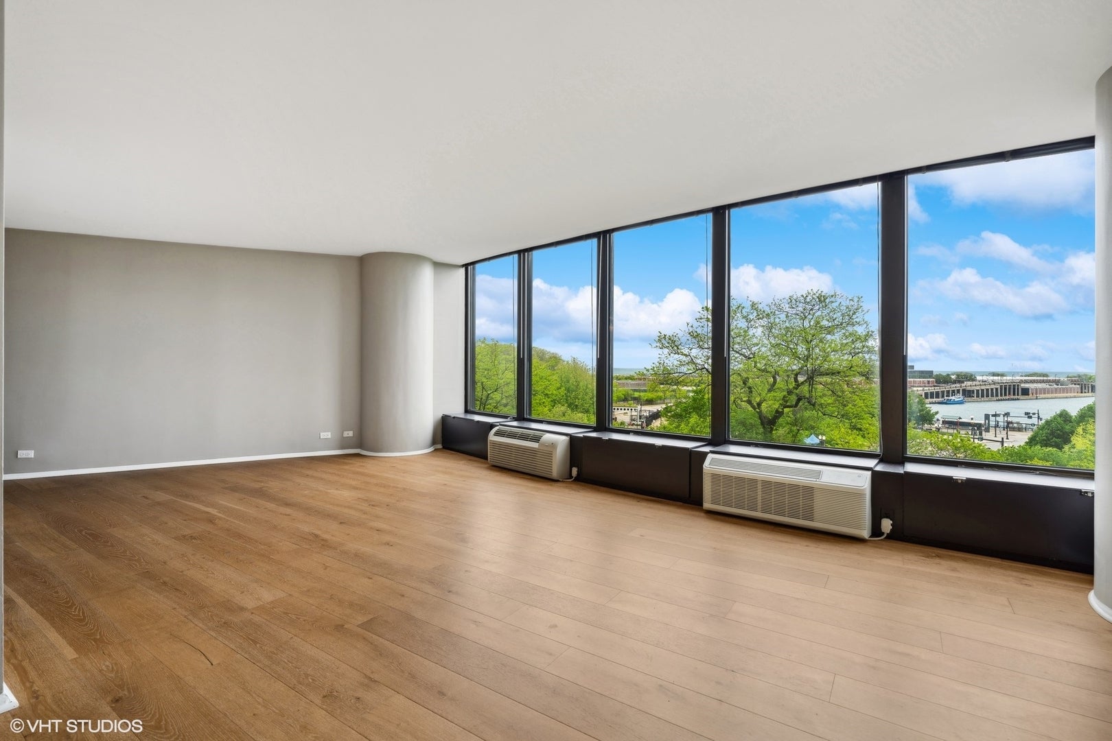 505 N Lake Shore Drive 405