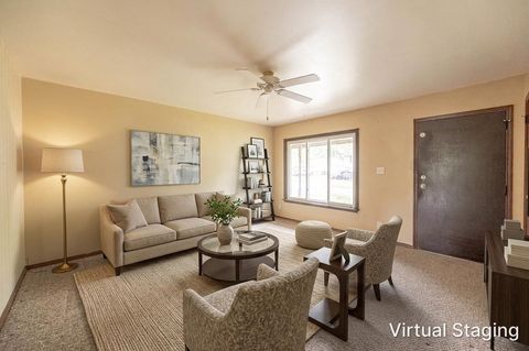 Tiny photo for 800 Waverly Avenue, Streamwood, IL 60107 (MLS # 12655614)