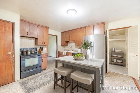 Tiny photo for 800 Waverly Avenue, Streamwood, IL 60107 (MLS # 12655614)