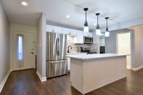 Tiny photo for 9831 S Karlov Avenue, Oak Lawn, IL 60453 (MLS # 12497364)