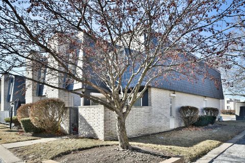 Tiny photo for 9831 S Karlov Avenue, Oak Lawn, IL 60453 (MLS # 12497364)