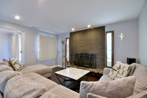 Tiny photo for 9831 S Karlov Avenue, Oak Lawn, IL 60453 (MLS # 12497364)