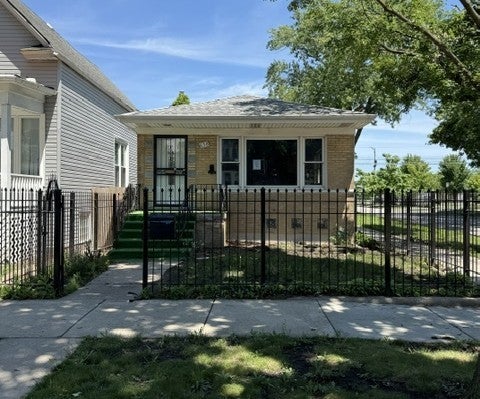 Photo of 658 E 87th Place, Chicago, IL 60619 (MLS # 12684631)