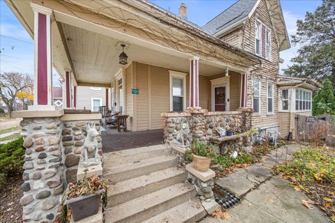 Tiny photo for 1017 Center Street, Elgin, IL 60120 (MLS # 12511400)