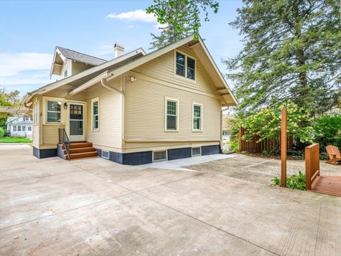 Tiny photo for 115 N Bailey Avenue, Freeport, IL 61032 (MLS # 12786876)