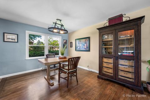 Tiny photo for 1510 Avalon Court, St. Charles, IL 60174 (MLS # 12677178)