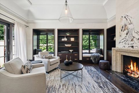 Tiny photo for 261 E Onwentsia Road, Lake Forest, IL 60045 (MLS # 12457563)