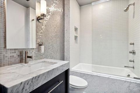 Tiny photo for 261 E Onwentsia Road, Lake Forest, IL 60045 (MLS # 12457563)