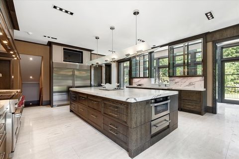 Tiny photo for 261 E Onwentsia Road, Lake Forest, IL 60045 (MLS # 12457563)