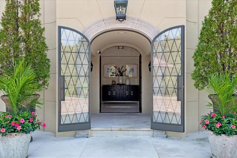 Tiny photo for 261 E Onwentsia Road, Lake Forest, IL 60045 (MLS # 12457563)