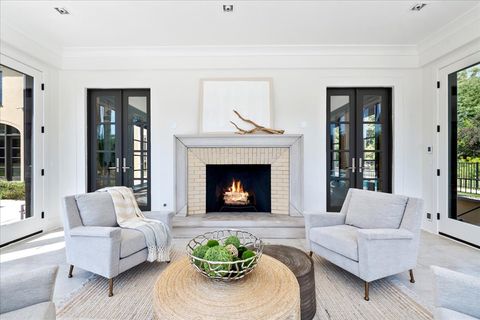 Tiny photo for 261 E Onwentsia Road, Lake Forest, IL 60045 (MLS # 12457563)