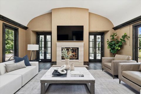 Tiny photo for 261 E Onwentsia Road, Lake Forest, IL 60045 (MLS # 12457563)