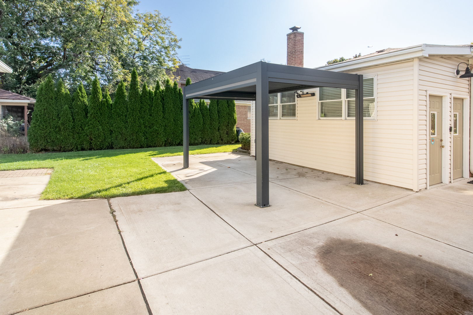 7018 W Birchwood Avenue