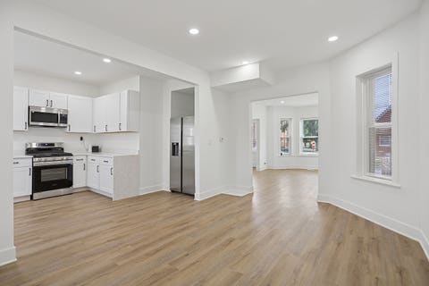 Tiny photo for 7000 S Eberhart Avenue, Chicago, IL 60637 (MLS # 12669466)