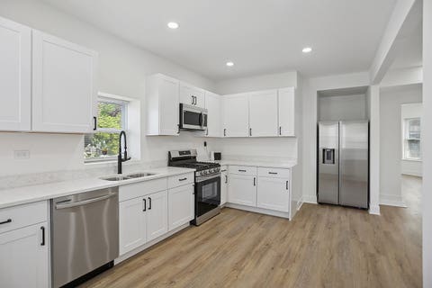 Tiny photo for 7000 S Eberhart Avenue, Chicago, IL 60637 (MLS # 12669466)