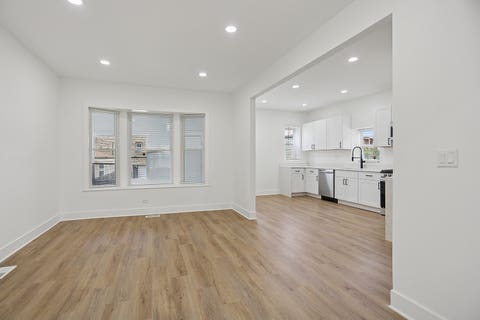 Tiny photo for 7000 S Eberhart Avenue, Chicago, IL 60637 (MLS # 12669466)