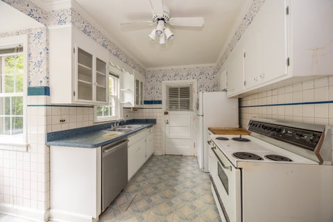Tiny photo for 2701 W Fitch Avenue, Chicago, IL 60645 (MLS # 12734984)