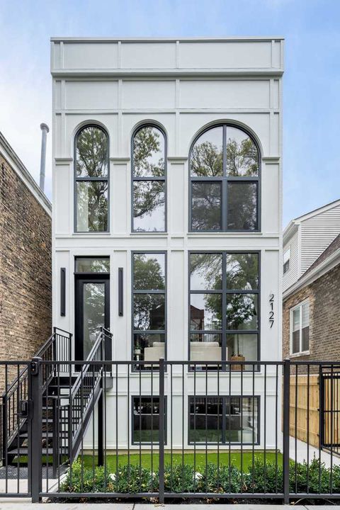 Photo of 2127 W Dickens Avenue, Chicago, IL 60647 (MLS # 12500072)