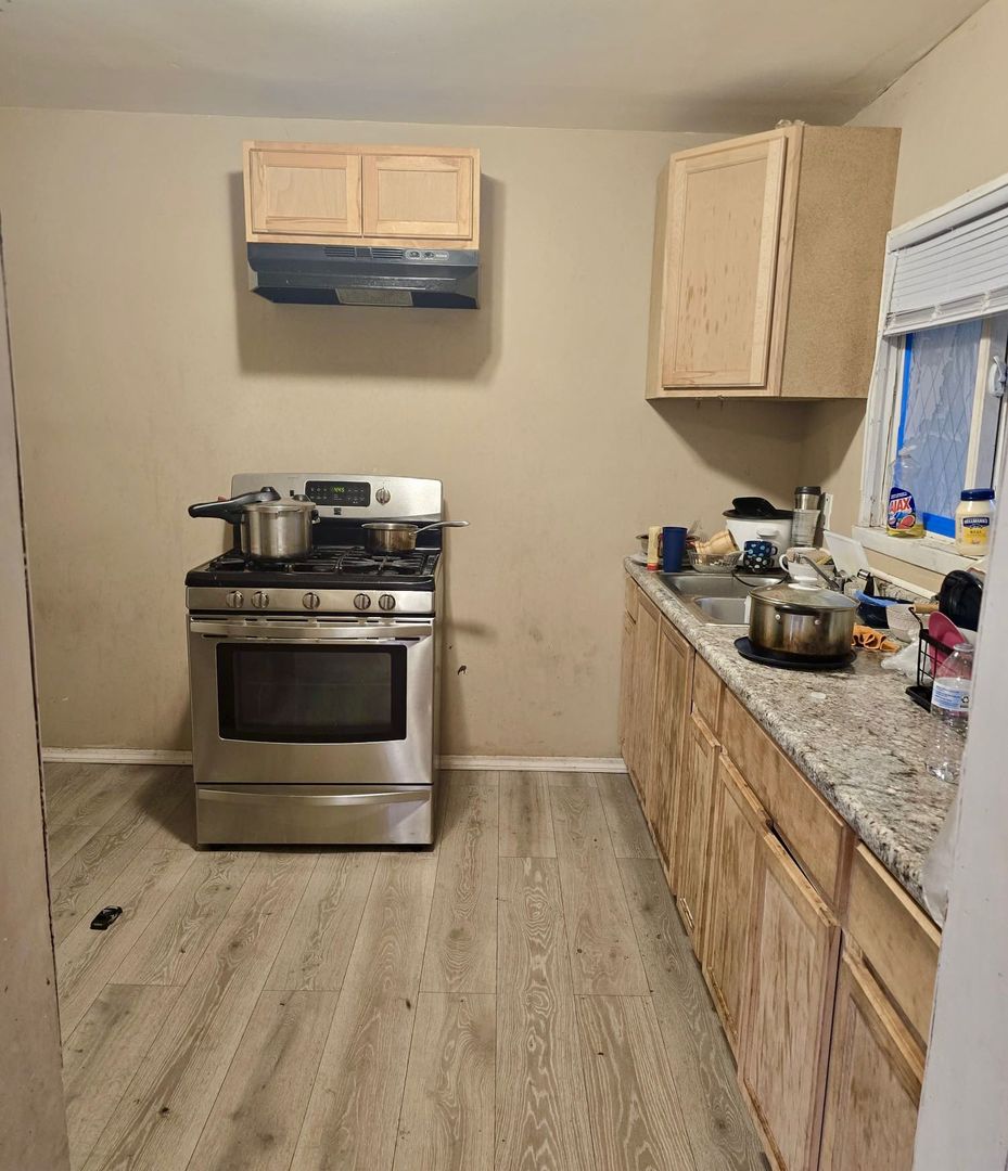 13041 S Eberhart Avenue