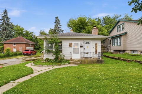 Tiny photo for 2017 Grove Street, Blue Island, IL 60406 (MLS # 12744576)