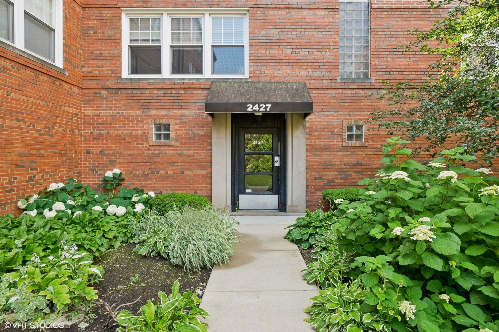 2427 W FARRAGUT Avenue 1A