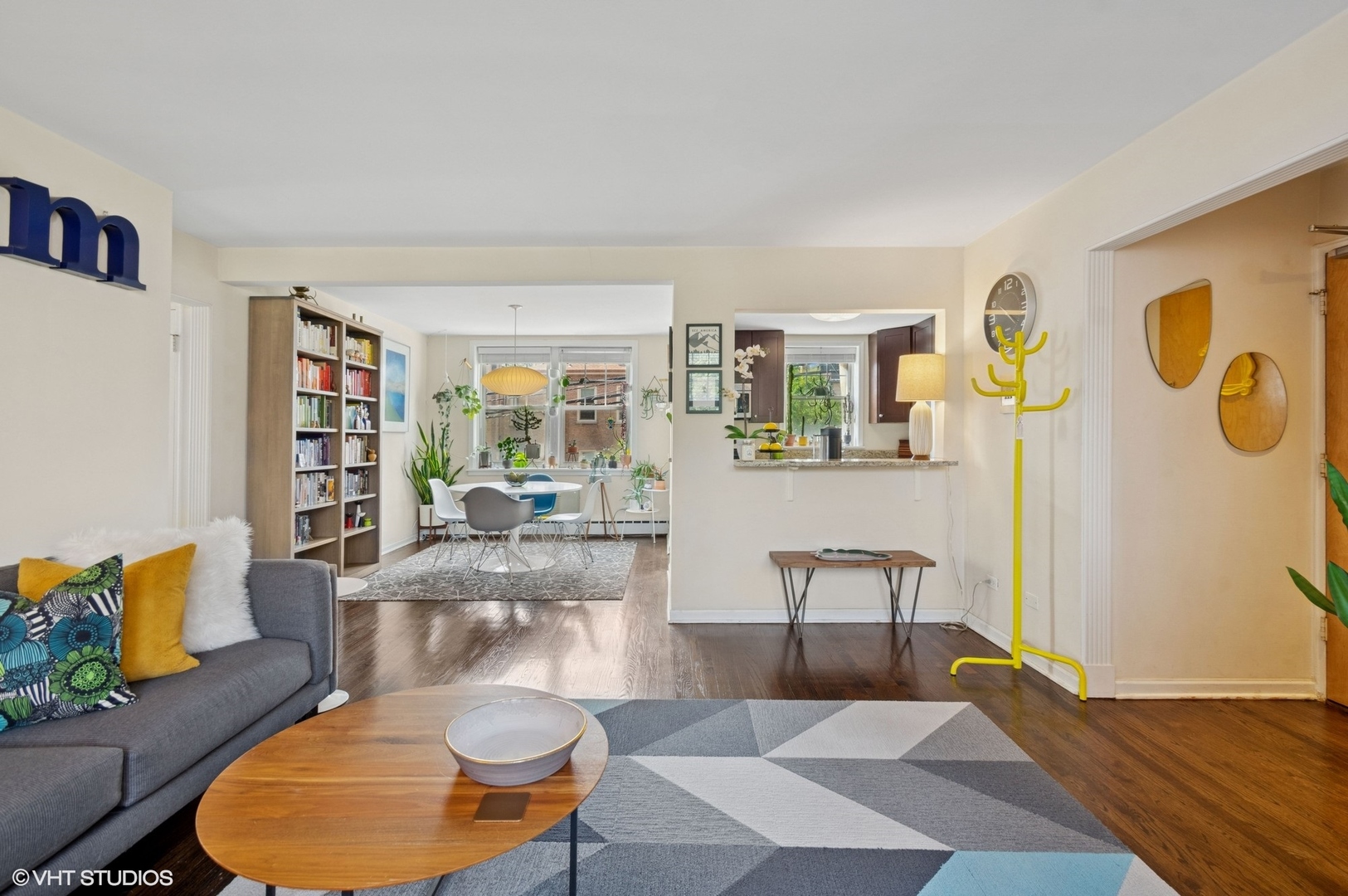 2427 W FARRAGUT Avenue 1A