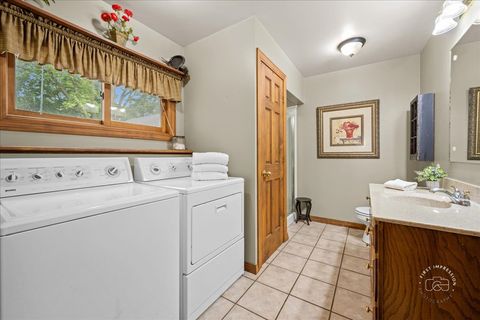 Tiny photo for 907 Illinois Avenue, St. Charles, IL 60174 (MLS # 12466025)