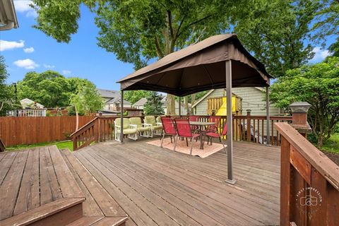 Tiny photo for 907 Illinois Avenue, St. Charles, IL 60174 (MLS # 12466025)