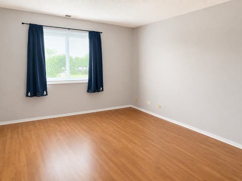 Tiny photo for 601 W Huntington Commons Road #302, Mount Prospect, IL 60056 (MLS # 12717907)