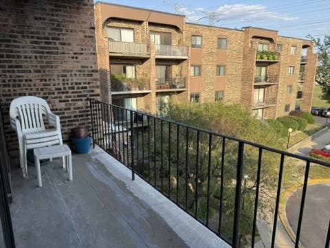 Tiny photo for 601 W Huntington Commons Road #302, Mount Prospect, IL 60056 (MLS # 12717907)